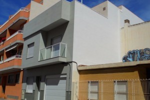 maison exclusive à Torrevieja 100m de la plage del Cura Garge, solarium, hacensor privé